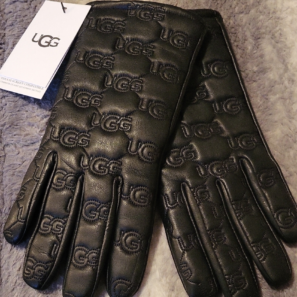 New UGG Black Embossed Leather Gloves